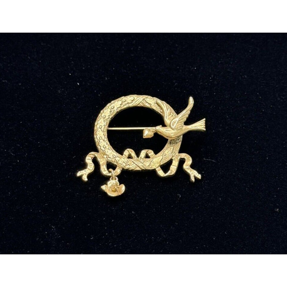 Vintage 1928 Gold Tone Bird Wreath Pin Dangle Brooch Large - Picture 3 of 6